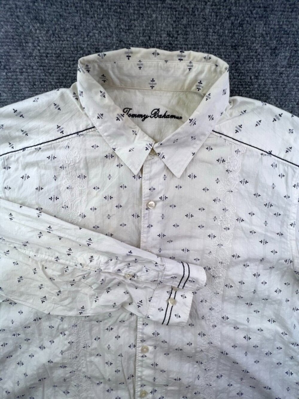 Tommy Bahama Long Sleeve Button Up Shirt Size Large White Blue Geometric Floral